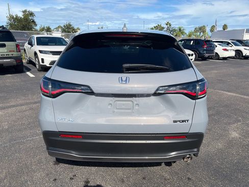 Certified 2025 Honda HR-V Sport image 6