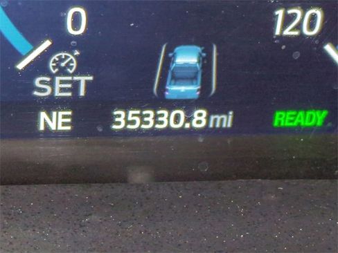 Certified 2022 Ford F150 Lariat w/ Equipment Group 501A Mid image 27