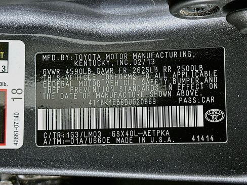Used 2013 Toyota Avalon Limited w/ Technology Pkg FWD image 12