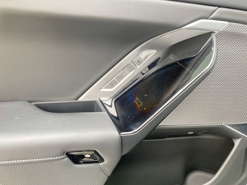 Used 2025 BMW 740i xDrive w/ Premium Package image 41