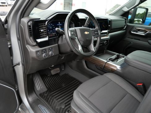 Used 2024 Chevrolet Silverado 3500 LT w/ Convenience Package AWD/4WD image 23