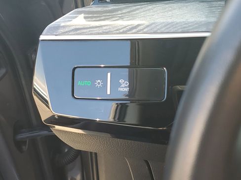 Used 2021 Audi e-tron Prestige w/ Prestige Package image 24