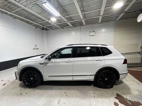 Used 2021 Volkswagen Tiguan SE R-Line AWD/4WD image 3