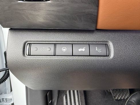 New 2026 Nissan Pathfinder Platinum w/ Lighting Package AWD/4WD image 21
