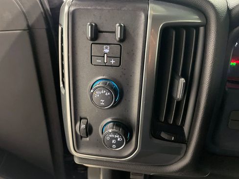 Used 2019 Chevrolet Silverado 1500 LT w/ All Star Edition image 33