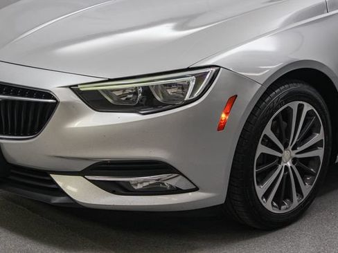 Used 2018 Buick Regal Essence FWD image 5