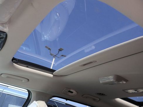 New 2026 Kia Carnival SX Prestige FWD image 32