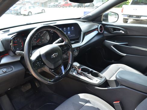 Used 2024 Chevrolet Trax RS FWD image 26