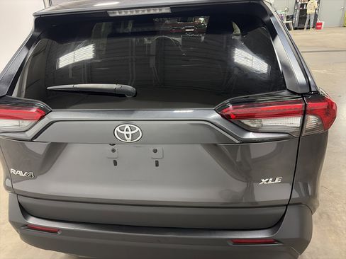 Used 2024 Toyota RAV4 XLE FWD image 4