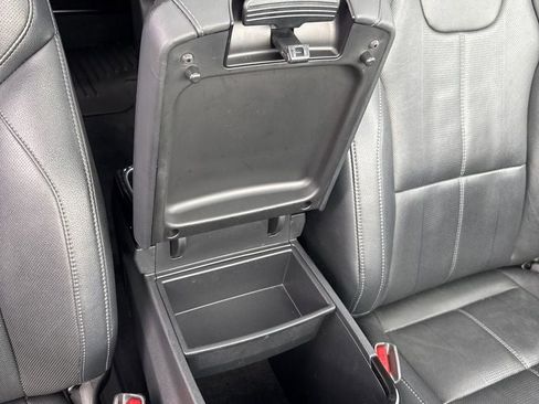 Used 2024 Kia Telluride EX w/ EX Captain's Chair Package AWD/4WD image 21