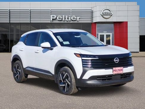 New 2025 Nissan Kicks SV w/ Illumination Package image 1