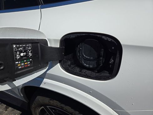 Certified 2025 Mercedes-Benz GLC 350e 4MATIC image 10