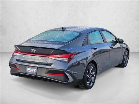 Used 2025 Hyundai Elantra Sport image 5