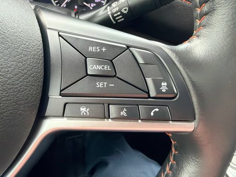 Used 2023 Nissan Sentra SR w/ SR Premium Package FWD image 27