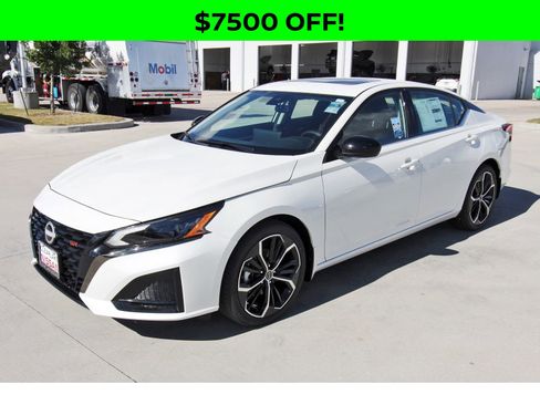 New 2025 Nissan Altima 2.5 SR w/ SR Premium Package image 3