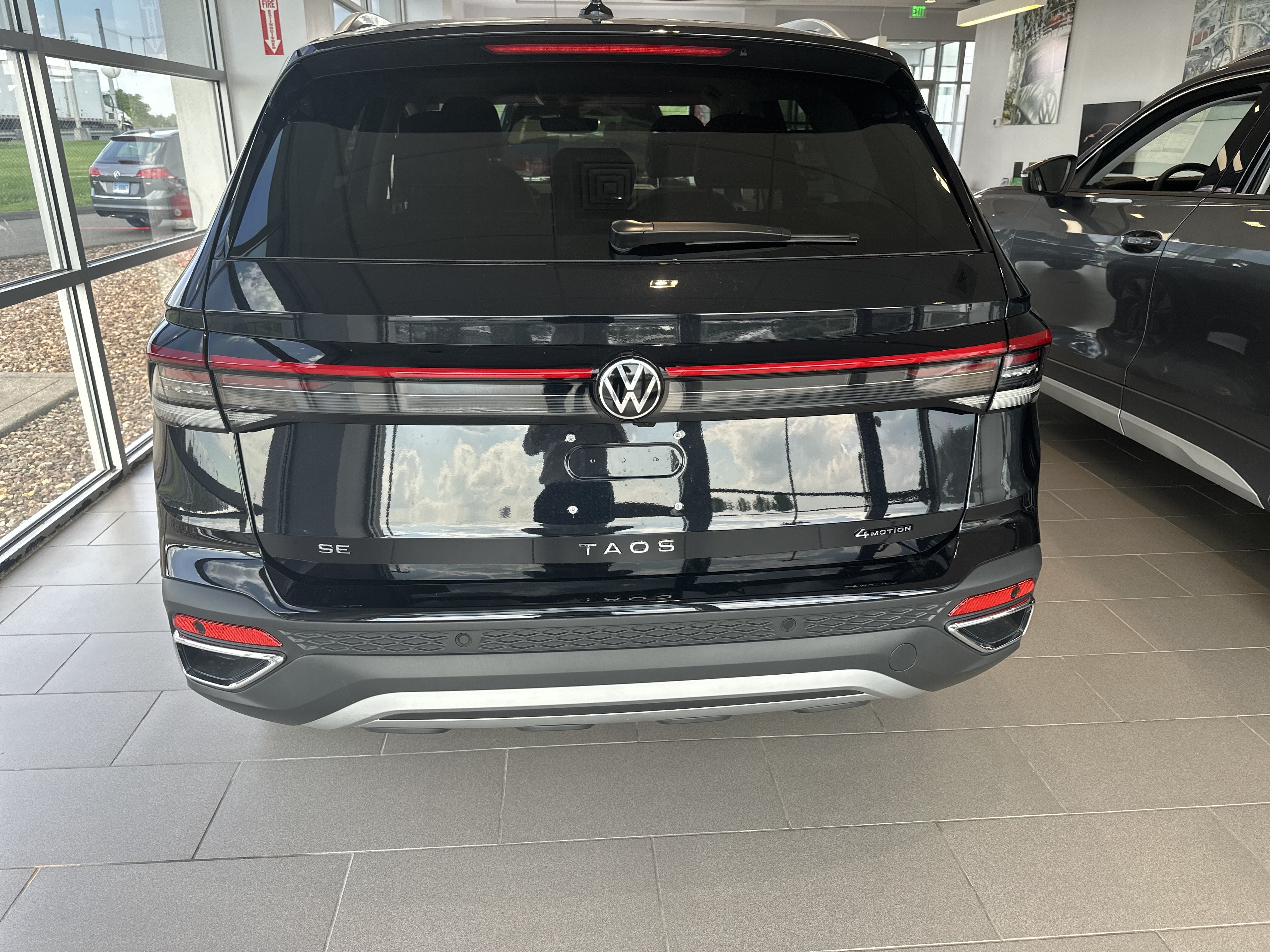 New 2025 Volkswagen Taos SE AWD/4WD image 3