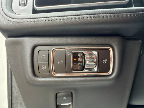 Used 2023 Lincoln Nautilus Reserve AWD/4WD image 25