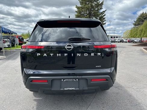 Used 2024 Nissan Pathfinder S AWD/4WD image 4
