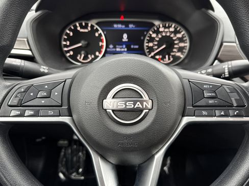 Used 2024 Nissan Altima 2.5 SV image 18