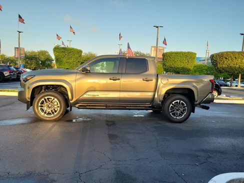 Used 2024 Toyota Tacoma TRD Sport image 7