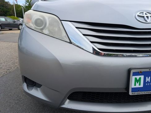 Used 2017 Toyota Sienna LE FWD image 9