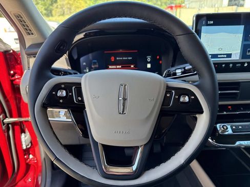 New 2026 Lincoln Corsair Premiere image 25