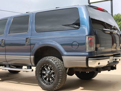 Used 2003 Ford Excursion XLT AWD/4WD image 5