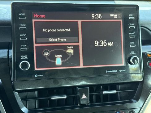 Used 2022 Toyota Camry SE w/ Cold Weather Package image 4