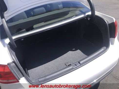 Used 2013 Volkswagen Passat TDI SEL Premium FWD image 19