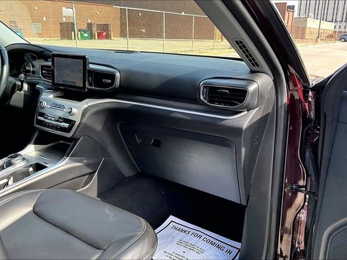 Used 2022 Ford Explorer XLT w/ Equipment Group 202A AWD/4WD image 15