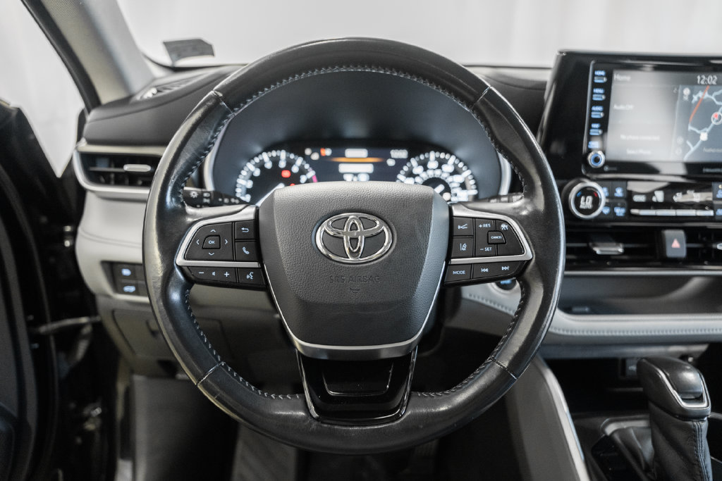 Used 2020 Toyota Highlander XLE AWD/4WD image 22