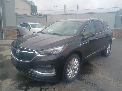 Used 2018 Buick Enclave Premium w/ Experience Buick Package AWD/4WD image 2