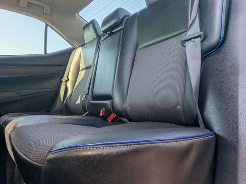 Used 2018 Toyota Corolla SE FWD image 12