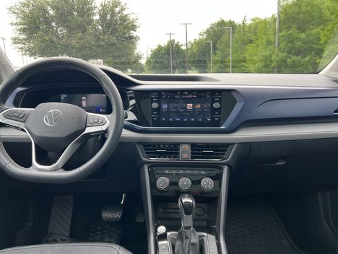 Certified 2023 Volkswagen Taos SE w/ Panoramic Sunroof Package FWD image 27