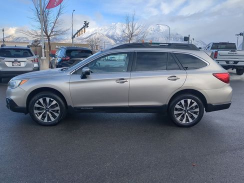 Used 2017 Subaru Outback 2.5i Limited image 2