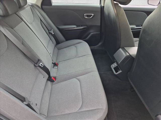 Used 2025 Kia K4 FWD image 26