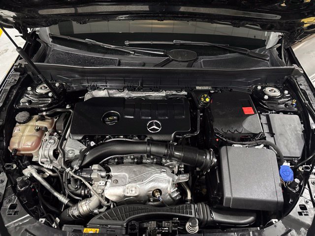 Used 2021 Mercedes-Benz GLB 250 4MATIC image 37