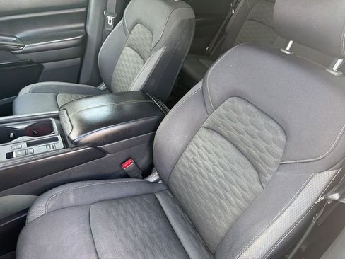 Used 2023 Nissan Pathfinder S FWD image 10