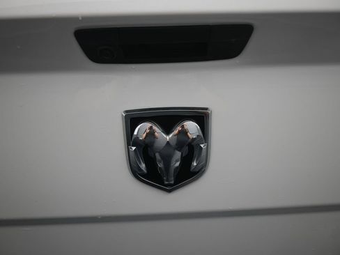 Used 2022 RAM 1500 Classic SLT image 14