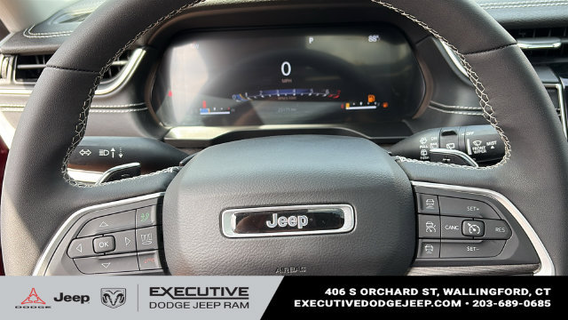Used 2023 Jeep Grand Cherokee L Limited w/ Luxury Tech Group II AWD/4WD image 12