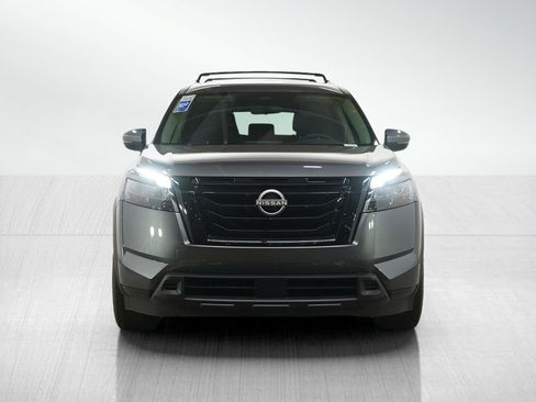 Used 2023 Nissan Pathfinder SV w/ Black Appearance Package AWD/4WD image 9