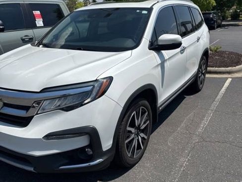 Used 2020 Honda Pilot Touring image 1