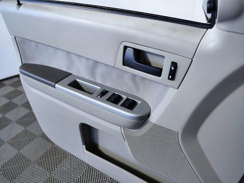 Used 2010 Ford Escape Hybrid image 24