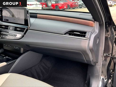 Used 2025 Lexus ES 350 w/ Premium Package image 15