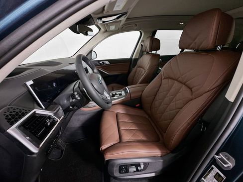 Used 2026 BMW X7 xDrive40i w/ Premium Package image 16