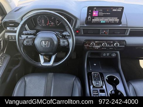 Used 2025 Honda Pilot Touring image 11