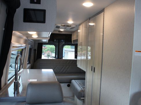 Used 2024 Mercedes-Benz Sprinter 3500 image 61