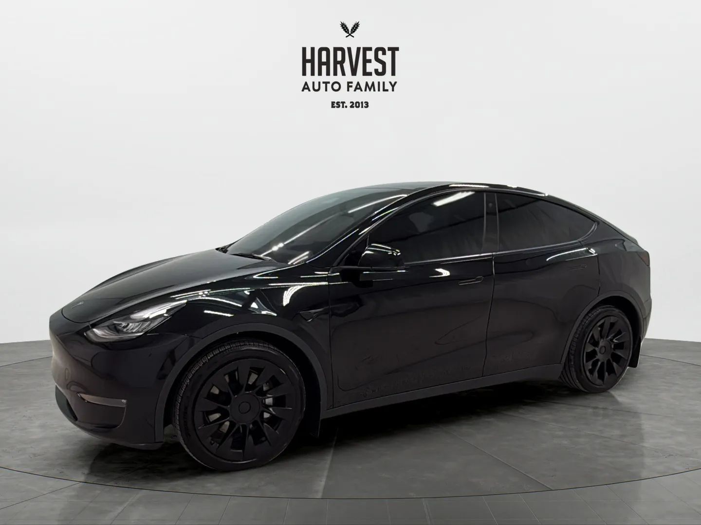 Used 2022 Tesla Model Y Long Range AWD/4WD image 1
