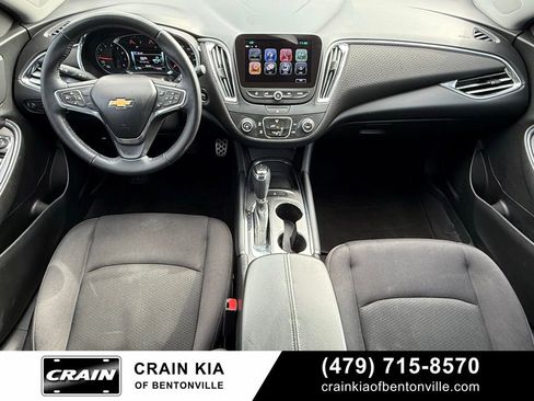 Used 2017 Chevrolet Malibu LT image 27