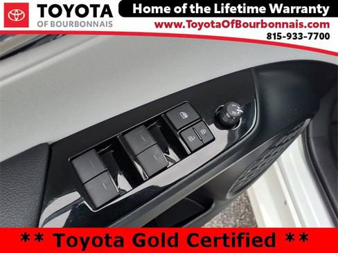 Certified 2020 Toyota Prius Prime Limited image 12